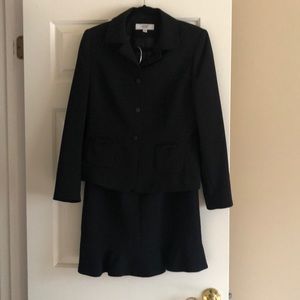 Ladies le suit like new condition worn  once